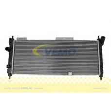 V40-60-2075 VEMO/VAICO Радиатор, охлаждение двигателя