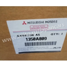 1350A809 MITSUBISHI Радиатор двс